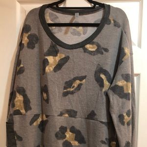 Honeyme Sweatshirt Gray Leopard Sweater XXL NWOT